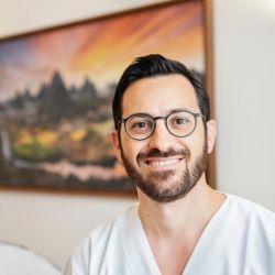 Cabinet libéral ou paramédical - Ostéopathie - Samuel SADIA Ostéopathe Paris 16